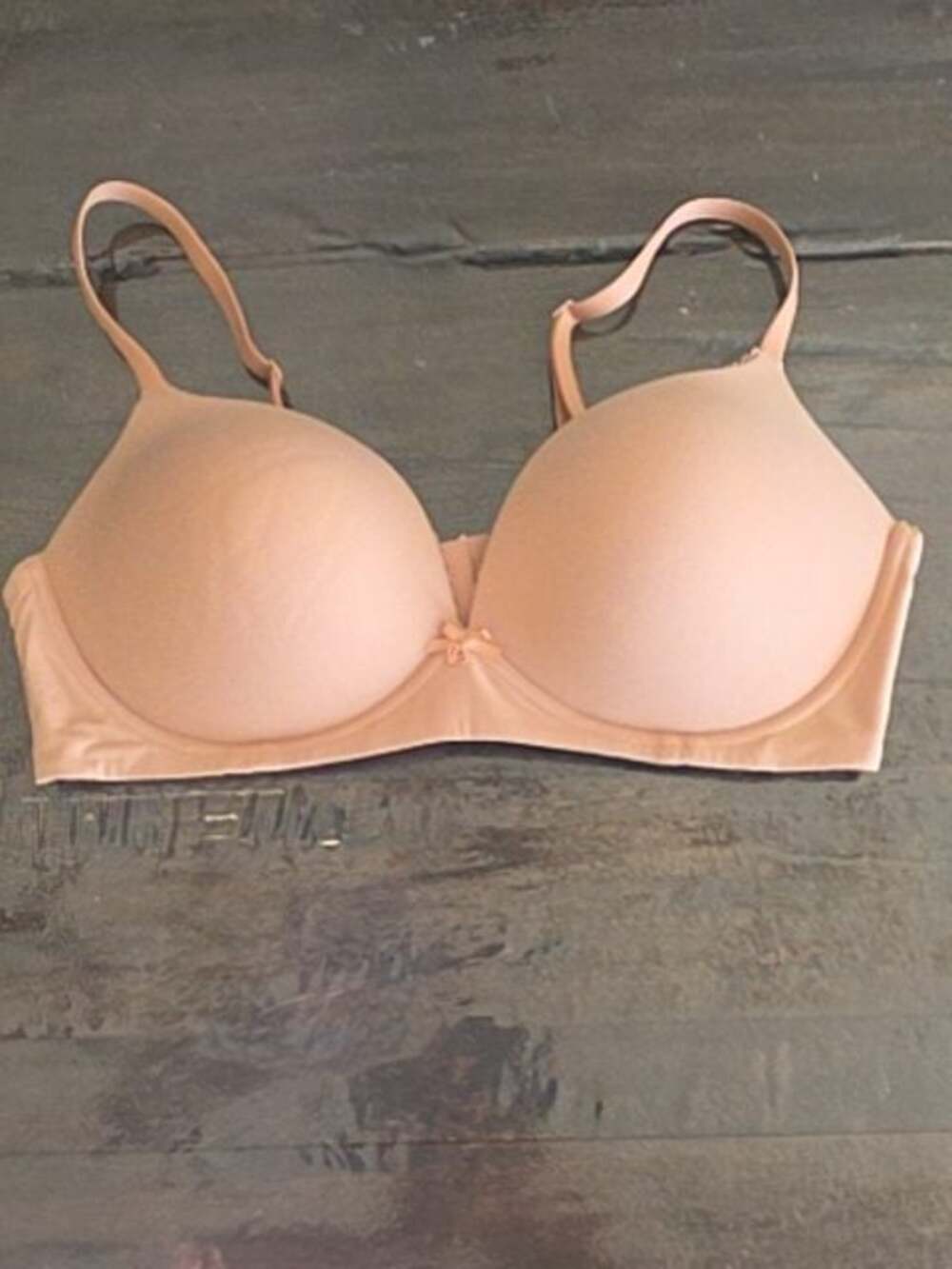 (38D) Victoria's Secret Lingerie No Wire Bra Body by VS Neutral Beige Sift Comfy